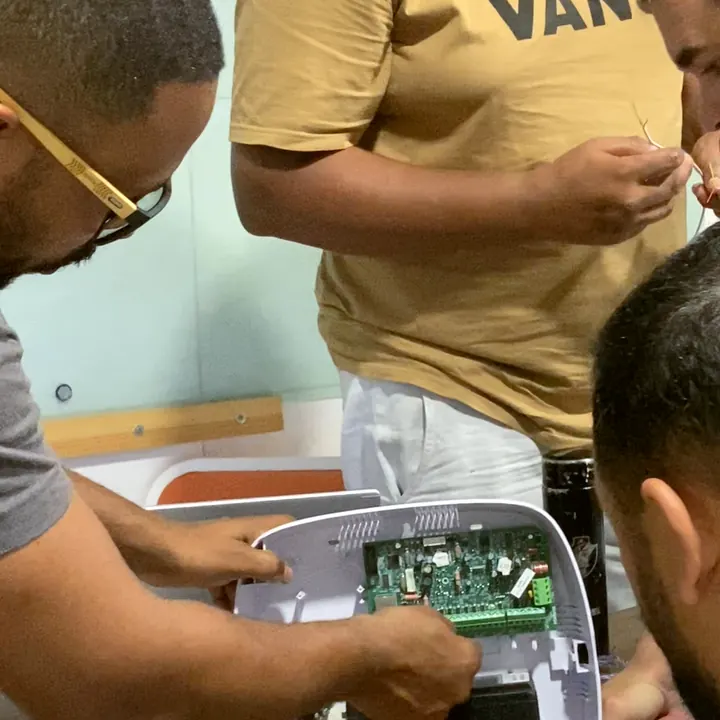 Aula prática de eletrônica